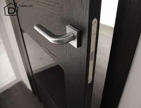 установка ручек на межкомнатные двери